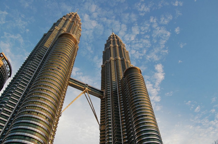 Petronas-İkiz-Kuleleri.jpg