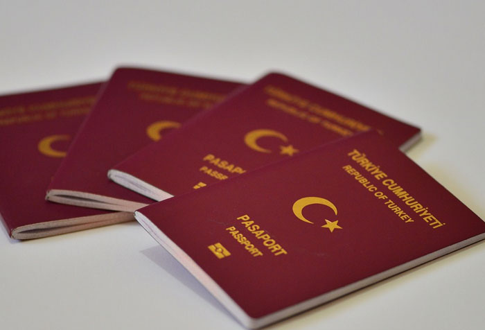Türkiye-Cumhuriyeti-Vatandaşlığı-Pasaport.jpg
